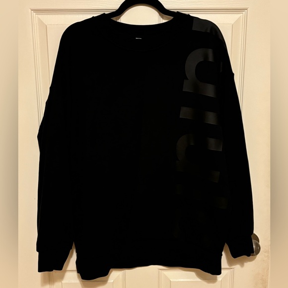 lululemon athletica Tops - Lululemon Perfectly Oversized Crew Graphic - Black - Size 8